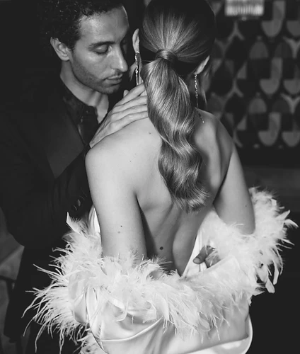 Coiffure de mariée et attaches actuelles