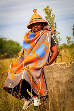 LK MMEKE — Official Portrait