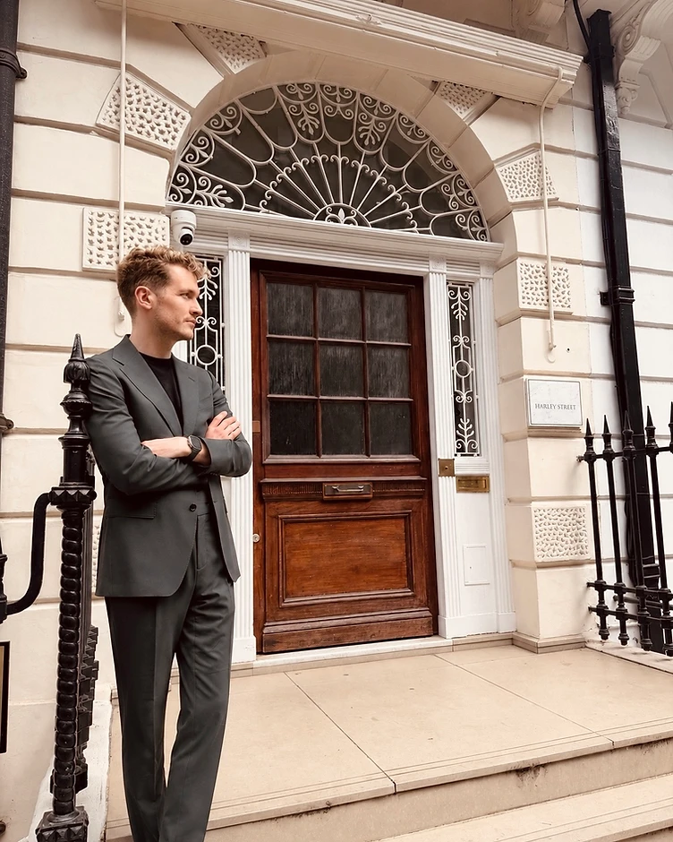 At the entrance · Harley Street W1
