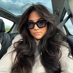Voluminous wavy hair by LNI Hairdesign