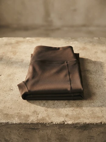 motion-legging-espresso front