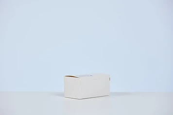 Low-profile carton