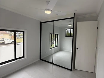 Hamilton St photo 7 — Bedroom — mirrored built-in wardrobe