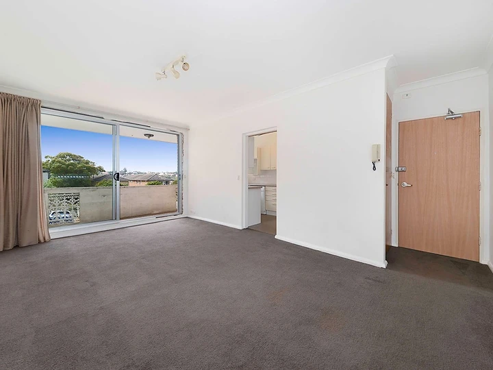 Kidman St Living Room renovation — before
