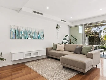 Revesby Heights photo 3