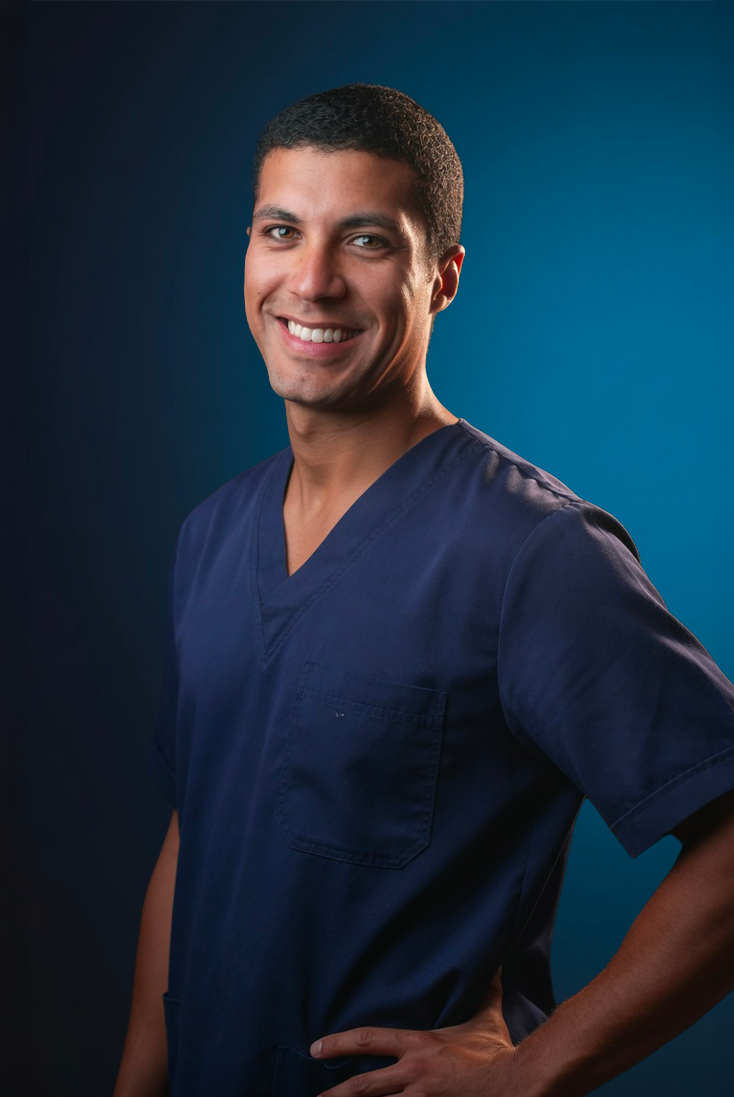 Ritratto del Dr. Iyed, Odontoiatra e medico estetico del volto — IALU Clinic