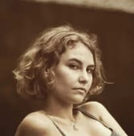 Emma Haywood portrait