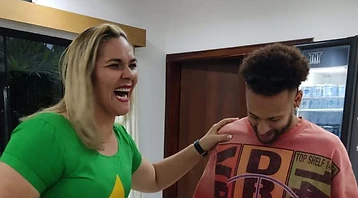 Apresentação da camisa do Instituto Jordana Bombeiro para Neymar Jr.