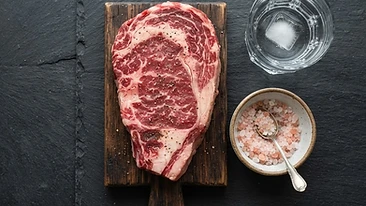 Lion Diet vs Carnivore Diet: Differences, Benefits, and Which to Choose