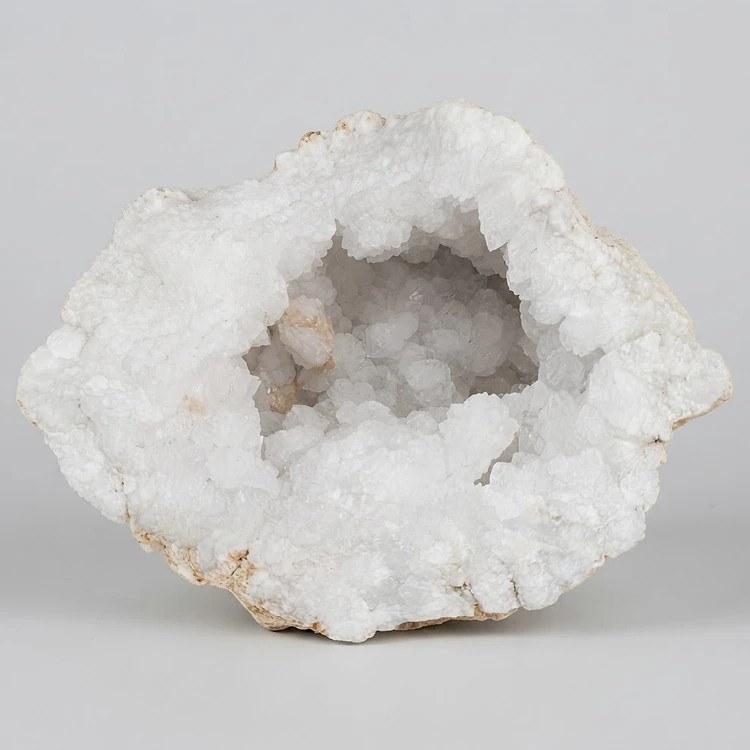 Geoda de cuarzo blanco natural