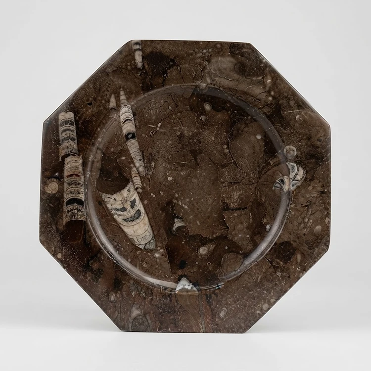Cenicero octogonal de mármol con fósiles de ortoceras