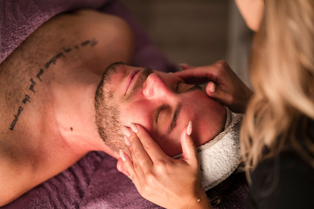 Indische Gesichts- und Handmassage Mukabhyanga in Lyss