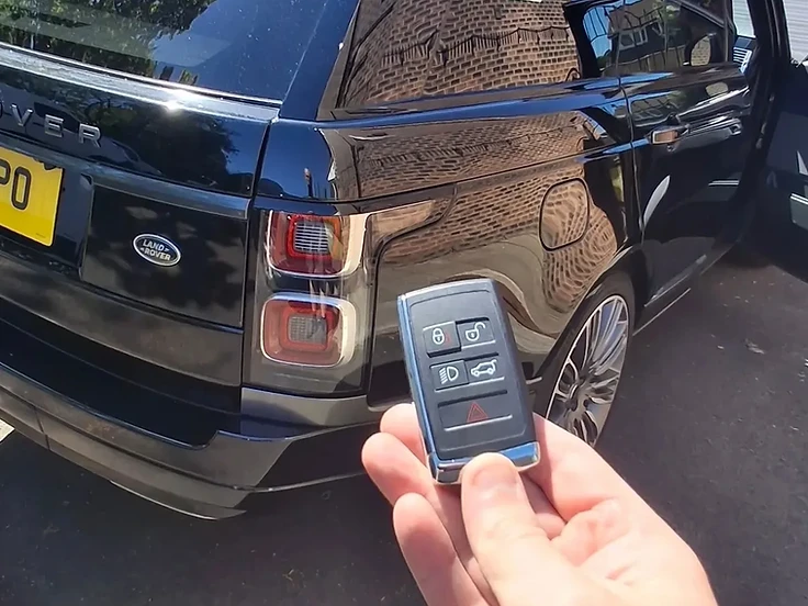 Range Rover: Smart key replaced at the customer's home