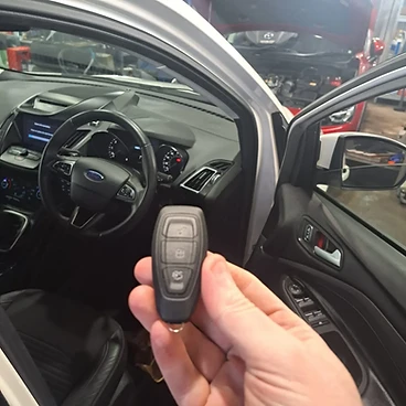 Ford – Smart key programmed at the vehicle
