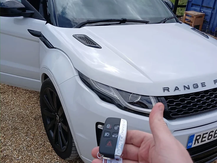Range Rover Evoque Convertible: Spare smart key added