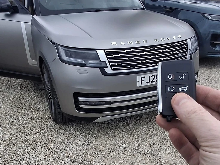 Range Rover: Spare smart key added at the customer's home