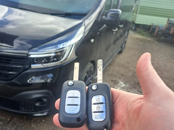 Renault Trafic: Two replacement keys for a work van