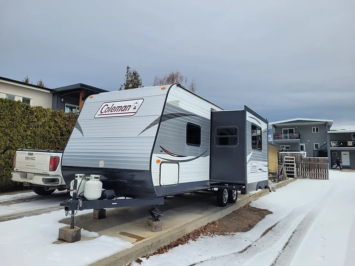 2017 Coleman 24 foot Bunkhouse travel trailer, image 1 of 7