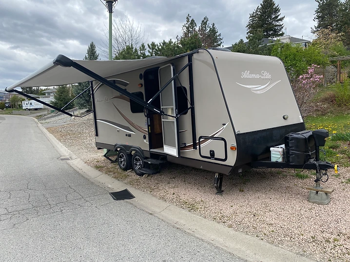 2016 Rambler 21 foot Rear Lounge travel trailer, image 1 of 10
