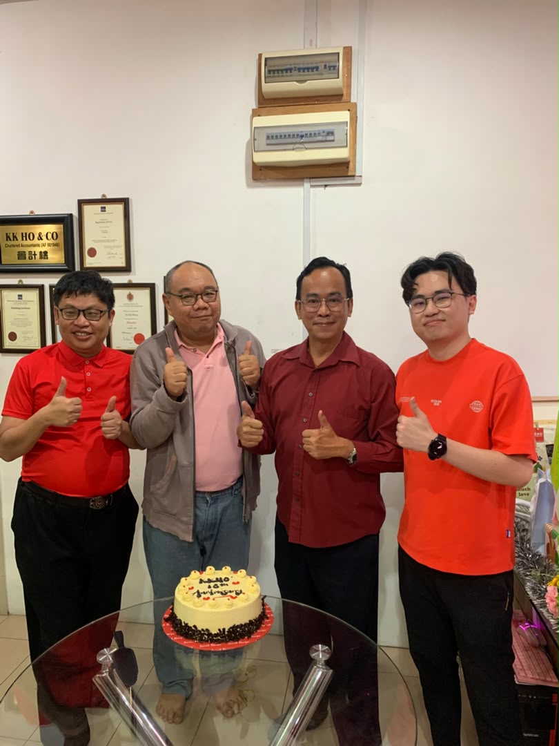 KKHO 18th anniversary cake