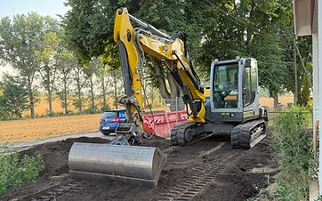 Geländemodellierung & Rückbau Poolumrandung – Werneuchen