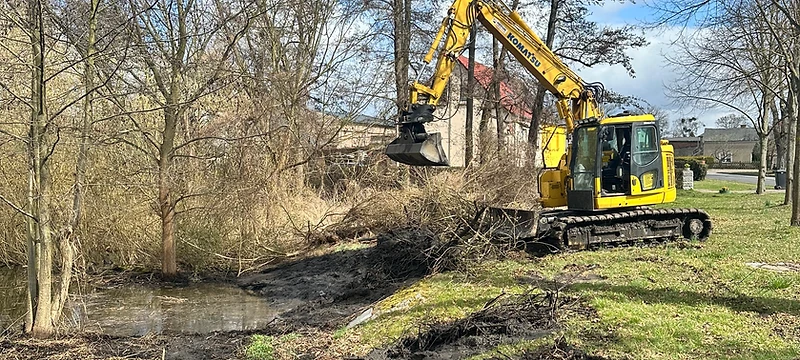 Ausbaggerung Dorfteich – Teichpflege & Entschlammung