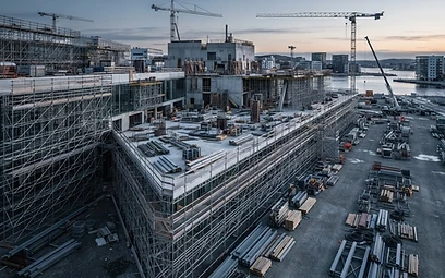 Halveret compliance-gennemgang for national entreprenør