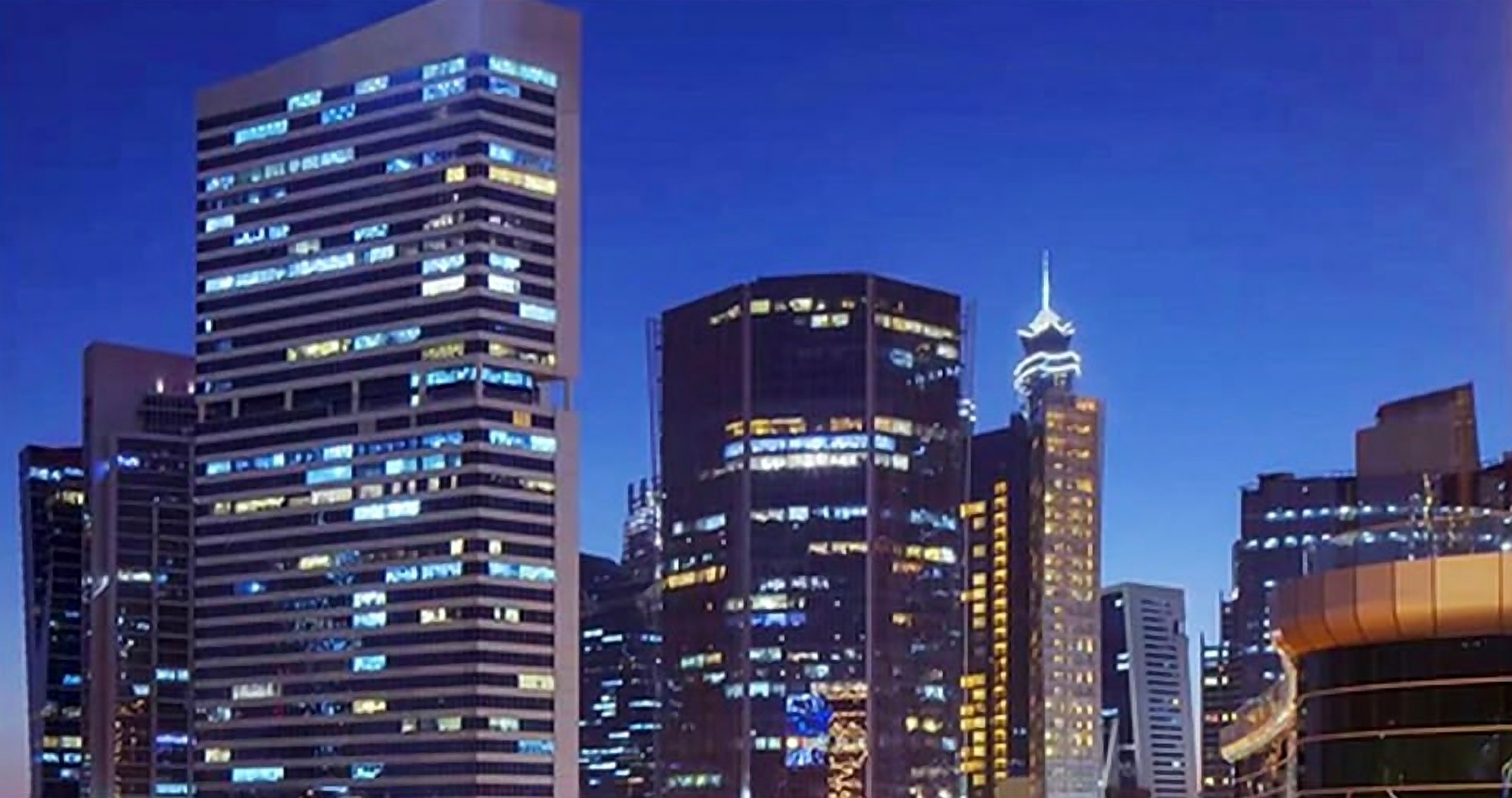 Hôtel 5 étoiles, Dubaï – 200 chambres, vue skyline
