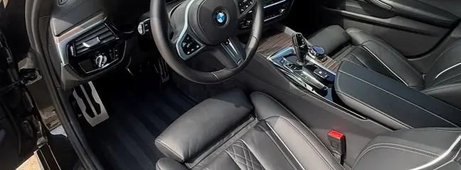 BMW M550i interior detail