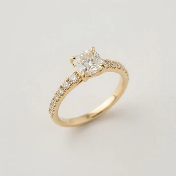 Graduated Pavé Band