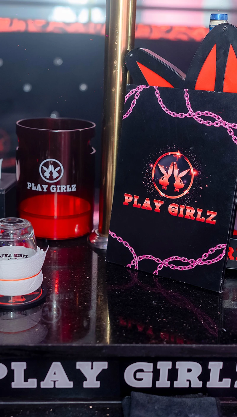 VIP table service at Play Girlz Pattaya nightclub on Soi Buakhao, Pattaya