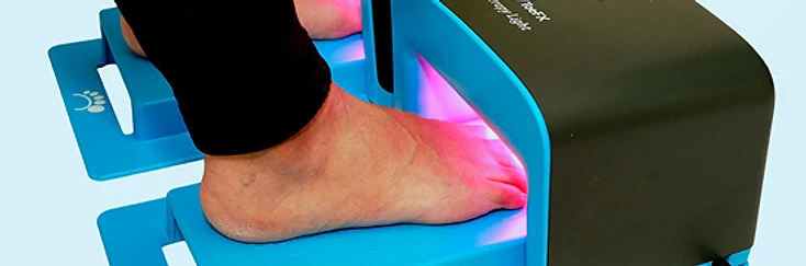 The ToeFX Therapy Light used for nail phototherapy