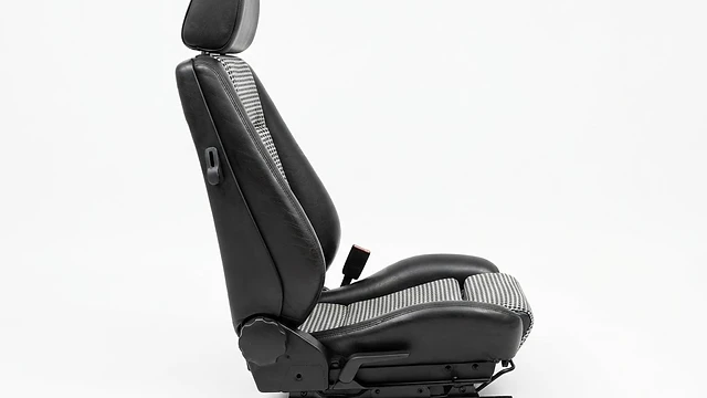 Alcantara Racing Seats: Grip, Weight & Heat Resistance
