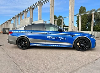 BMW im Rennleitung-Design