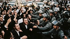 בני ברק בוערת: האנרכיה משתוללת והמשטרה מאבדת שליטה – עד מתי נסבול את הטרור בכבישים?