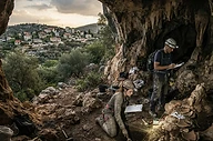 ן חקירת מערה מסתורית שאותרה סמוך ליישוב חורשים