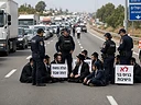 עימותים בכביש 4: מפגינים חסמו את הציר המרכזי במחאה על מעצר תלמיד ישיבה