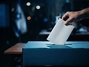 המדגם של פרספקטיבה נפתח להצבעה — וביום הבחירות נשדר גם ממתחם ההצבעה בפרלמנט מיאמי את המדגם ש 7 שנים קולע בול !