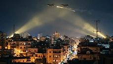 שמי ביירות בוערים: מטוסי קרב ישראליים בגיחה דרמטית מעל לב הבירה הלבנונית