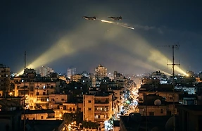 שמי ביירות בוערים: מטוסי קרב ישראליים בגיחה דרמטית מעל לב הבירה הלבנונית