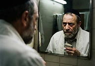 יום כיפור: האם אנחנו באמת מתחרטים, או שפשוט נהנים מהצגת התיאטרון הכי גדולה בעיר?