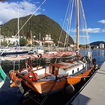 Gaffelkutter im Hafen