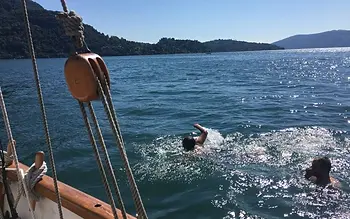 Lago Maggiore Strand: Die schönsten Badeplätze & Bootsbuchten ohne Menschenmassen