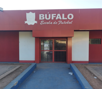 Fachada da sede da Búfalo Escola de Futebol