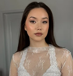 Soft bridal glam in lace