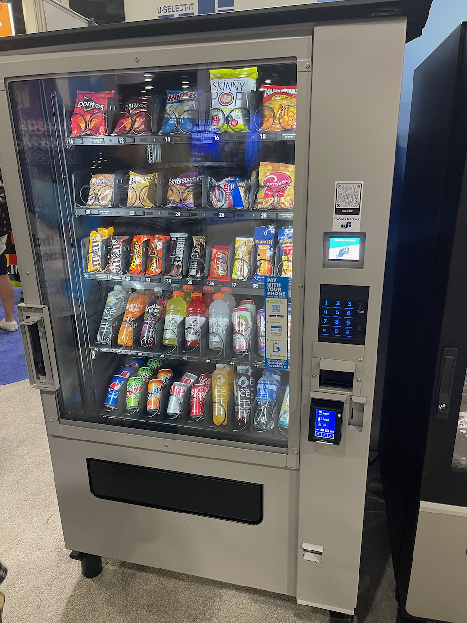 Combination snack and beverage vending machine for small offices and hotels in Illinois