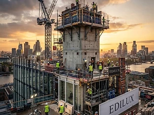 Cantiere di impresa edile a Sassari con segnaletica EDILUX