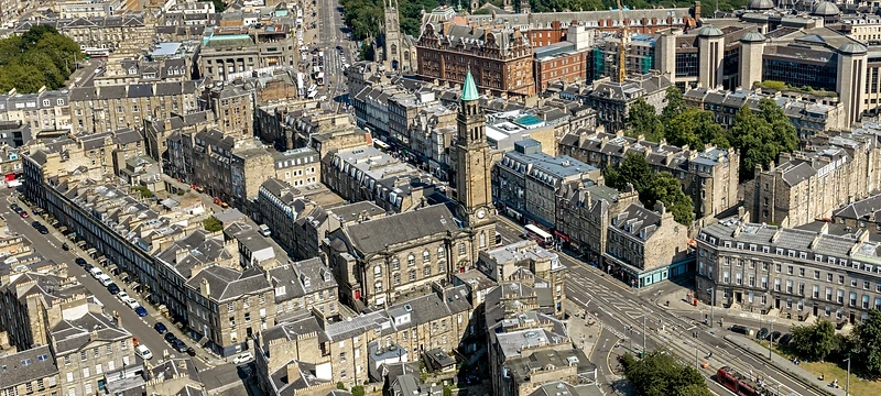 Area map showing 67 Shandwick Place with the tram halt, Waverley and Haymarket stations