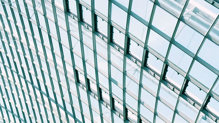 OAKS GROUP SA | Image Solarfassaden: Die nachhaltige Revolution im Schweizer Bauwesen