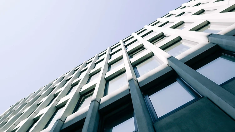 OAKS GROUP SA | Image Fusione UBS-Credit Suisse: Impatto sugli Immobili per Uffici